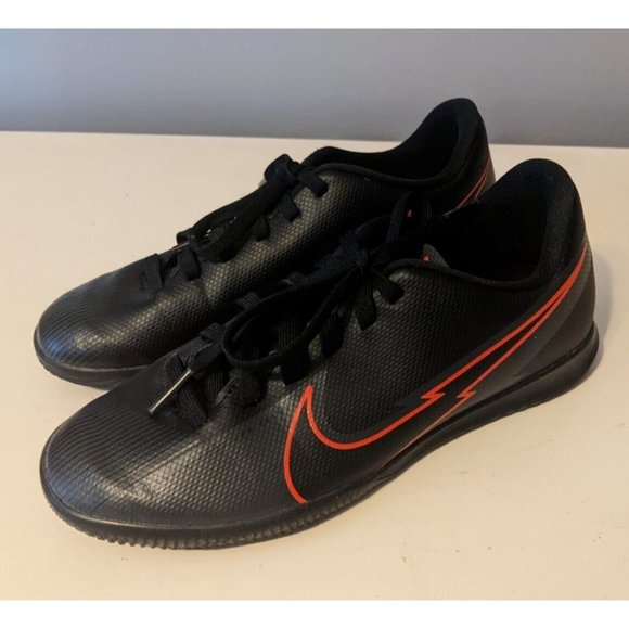 Nike Mercurial Boy's size youth 1 black red non-marking sneakers AT8169-060 - Picture 1 of 9